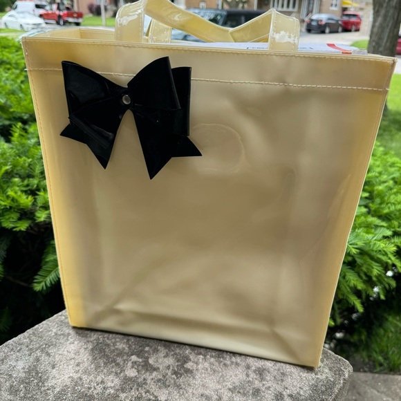 Pale Yellow Jelly Tote with Bow - Picture 6 of 6
